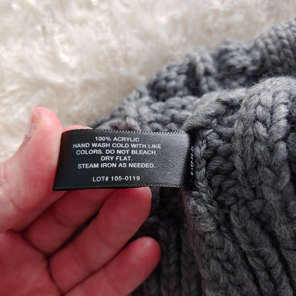 💜3/$18 NWT MIXIT gray cable knit skull cap - Picture 3 of 4